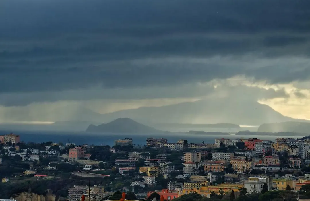 White Room | Enjoy Naples, The Cleanest Way-1